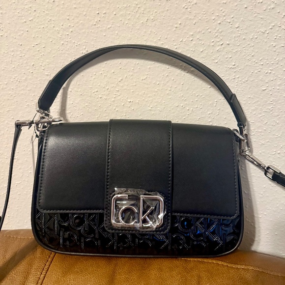 Brand New Calvin Klein Crossbody Bag Black With Tag & Logo Cover - Picture 1 of 4